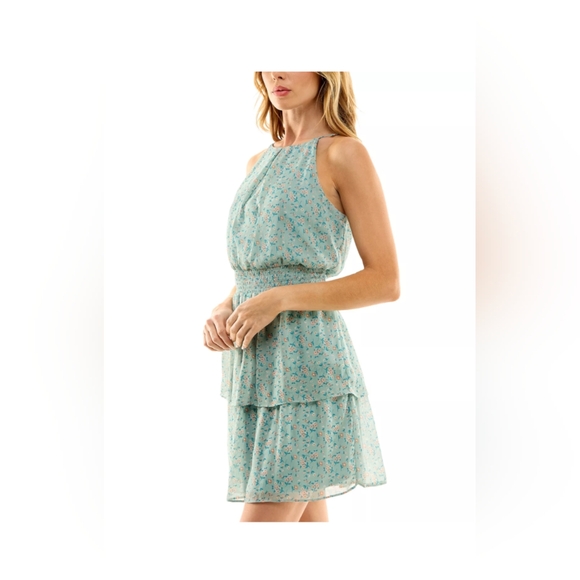 NWT size Medium Tiered Halter Neck Floral Mini Dress 👑 - Picture 3 of 3